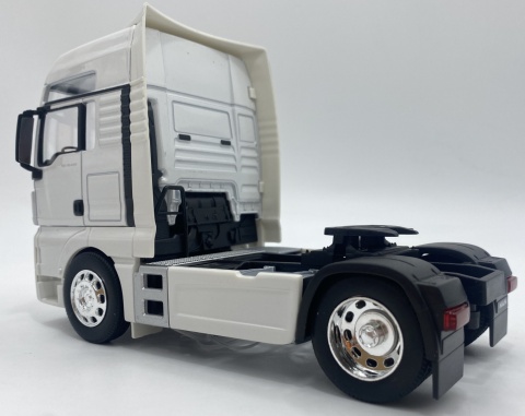 MAN TGX ciągnik siodłowy model WELLY 32650 metal 1:32 biały MAN TGX ciągnik siodłowy model WELLY 32650 metal 1:32 biały