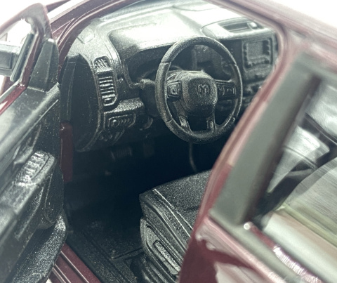 RAM 1500 Hemi 2019 Bighorn pickup model Welly 1:27 bordowy RAM 1500 Hemi 2019 Bighorn pickup model Welly 1:27 bordowy