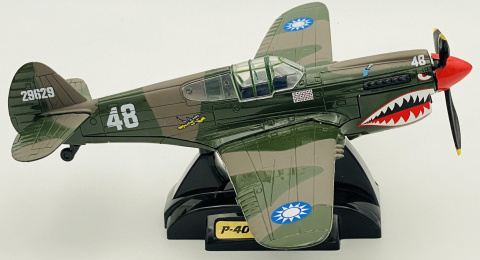 Samolot Curtiss P-40 Warhawk duży model podstawka METAL Motormax Samolot Curtiss P-40 Warhawk duży model podstawka METAL Motormax