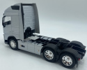 VOLVO FH 500 3 osiowy ciągnik siodłowy model WELLY metal 1:32 srebrny