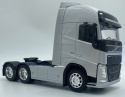 VOLVO FH 500 3 osiowy ciągnik siodłowy model WELLY metal 1:32 srebrny