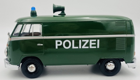 VW Type 2 T1 Polizei Policja niemiecka model 1:24 Motormax 79574 VW Type 2 T1 Polizei Policja niemiecka model 1:24 Motormax 79574