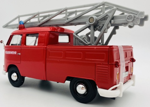 VW Type 2 T1 straż pożarna z drabiną model 1:24 Motormax 79584 VW Type 2 T1 straż pożarna z drabiną model 1:24 Motormax 79584