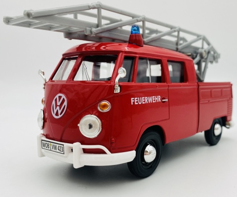VW Type 2 T1 straż pożarna z drabiną model 1:24 Motormax 79584 VW Type 2 T1 straż pożarna z drabiną model 1:24 Motormax 79584