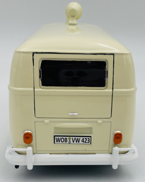 Volkswagen Type 2 T1 Ambulance karetka pogotowia model 1:24 Motormax 79565 Volkswagen Type 2 T1 Ambulance karetka pogotowia model 1:24 Motormax 79565
