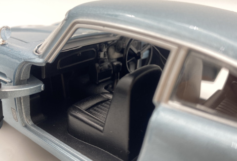 Aston Martin DB5 #5 1:24 Motormax GT Racing 73789 Aston Martin DB5 #5 1:24 Motormax GT Racing 73789