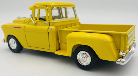 Chevy 3100 Stepside Pickup 1957 model 1:24 Motormax 79381 zółty Chevy 3100 Stepside Pickup 1957 model 1:24 Motormax 79381 zółty