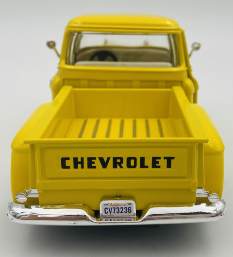 Chevy 3100 Stepside Pickup 1957 model 1:24 Motormax 79381 zółty Chevy 3100 Stepside Pickup 1957 model 1:24 Motormax 79381 zółty