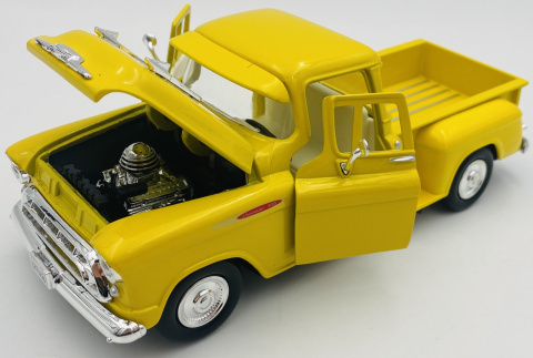 Chevy 3100 Stepside Pickup 1957 model 1:24 Motormax 79381 zółty Chevy 3100 Stepside Pickup 1957 model 1:24 Motormax 79381 zółty