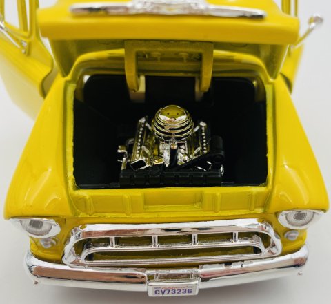 Chevy 3100 Stepside Pickup 1957 model 1:24 Motormax 79381 zółty Chevy 3100 Stepside Pickup 1957 model 1:24 Motormax 79381 zółty