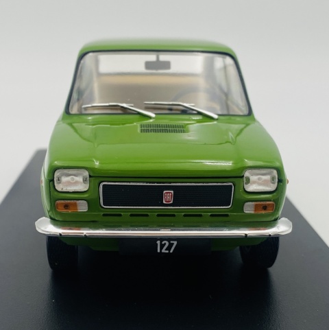FIAT 127 (1971) model WB124236 METAL WhiteBox 1:24 zielony FIAT 127 (1971) model WB124236 METAL WhiteBox 1:24 zielony
