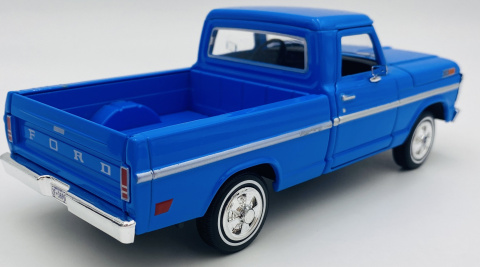 Ford F-100 Pickup 1972 1:24 Motormax 79384 niebieski Ford F-100 Pickup 1972 1:24 Motormax 79384 niebieski