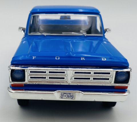 Ford F-100 Pickup 1972 1:24 Motormax 79384 niebieski Ford F-100 Pickup 1972 1:24 Motormax 79384 niebieski