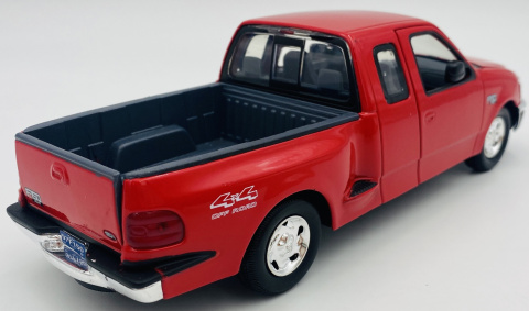 Ford F-150 Flareside Supercab Pickup 2001 1:24 Motormax 73284 czerwony Ford F-150 Flareside Supercab Pickup 2001 1:24 Motormax 73284 czerwony