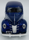 Ford Sedan Delivery 1940 1:24 Motormax 73250 granatowy