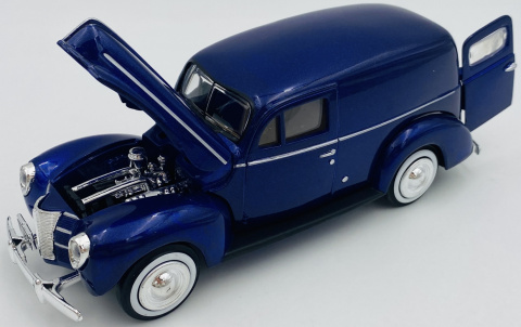 Ford Sedan Delivery 1940 1:24 Motormax 73250 granatowy Ford Sedan Delivery 1940 1:24 Motormax 73250 granatowy