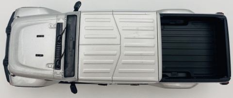 Jeep GLADIATOR Overland 2021 1:27 Motormax 79365 srebrny Jeep GLADIATOR Overland 2021 1:27 Motormax 79365 srebrny