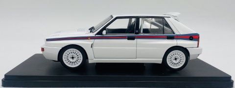 Lancia Delta Integrale (1989) model WB124238 METAL WhiteBox 1:24 biały Lancia Delta Integrale (1989) model WB124238 METAL WhiteBox 1:24 biały
