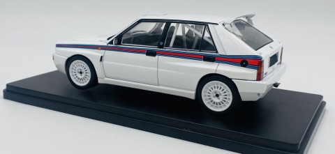 Lancia Delta Integrale (1989) model WB124238 METAL WhiteBox 1:24 biały Lancia Delta Integrale (1989) model WB124238 METAL WhiteBox 1:24 biały