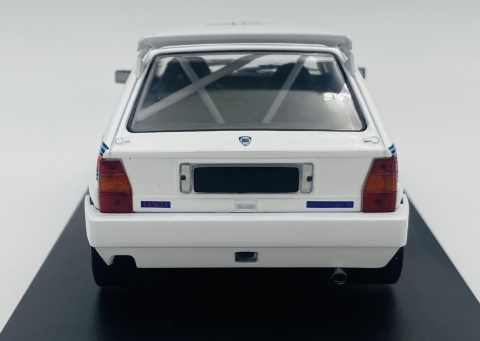 Lancia Delta Integrale (1989) model WB124238 METAL WhiteBox 1:24 biały Lancia Delta Integrale (1989) model WB124238 METAL WhiteBox 1:24 biały