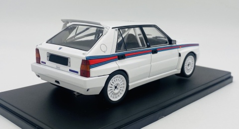Lancia Delta Integrale (1989) model WB124238 METAL WhiteBox 1:24 biały Lancia Delta Integrale (1989) model WB124238 METAL WhiteBox 1:24 biały