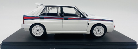 Lancia Delta Integrale (1989) model WB124238 METAL WhiteBox 1:24 biały Lancia Delta Integrale (1989) model WB124238 METAL WhiteBox 1:24 biały