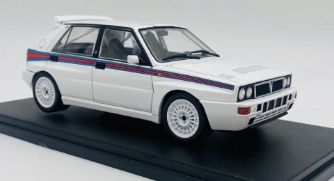 Lancia Delta Integrale (1989) model WB124238 METAL WhiteBox 1:24 biały Lancia Delta Integrale (1989) model WB124238 METAL WhiteBox 1:24 biały