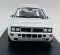 Lancia Delta Integrale (1989) model WB124238 METAL WhiteBox 1:24 biały