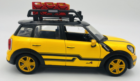 MINI Cooper S Countryman z bagażkiem dachowym model 1:24 Motormax 79752 MINI Cooper S Countryman z bagażkiem dachowym model 1:24 Motormax 79752