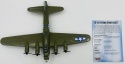 Samolot Boeing B-17 Flying Fortress model podstawka METAL Motormax zielony