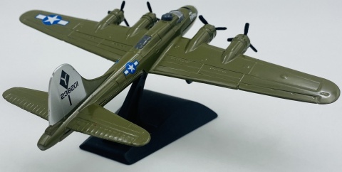 Samolot Boeing B-17 Flying Fortress model podstawka METAL Motormax zielony Samolot Boeing B-17 Flying Fortress model podstawka METAL Motormax zielony