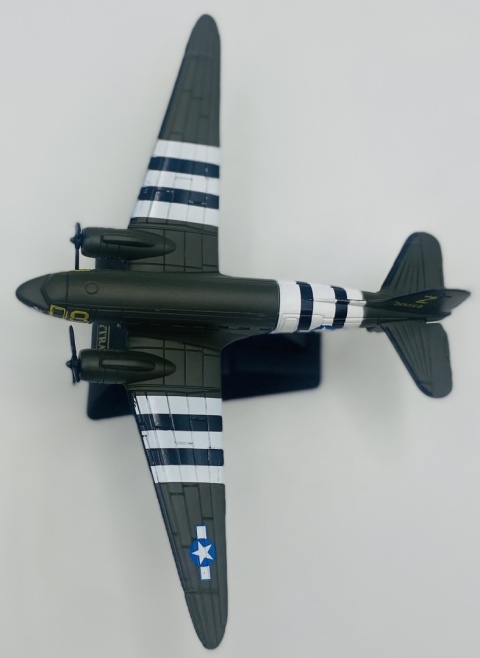 Samolot Boeing C-47 Skytrain Dakota model podstawka METAL Motormax Samolot Boeing C-47 Skytrain Dakota model podstawka METAL Motormax