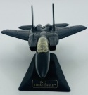 Samolot Boeing F-15 Strike Eagle model podstawka METAL Motormax czarny