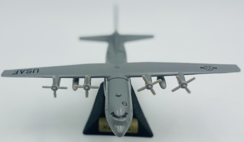 Samolot Lockheed C-130 Hercules model podstawka METAL Motormax szary Samolot Lockheed C-130 Hercules model podstawka METAL Motormax szary