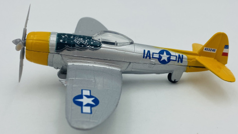 Samolot Republic P-47 Thunderbolt "Jug" model podstawka METAL Motormax Samolot Republic P-47 Thunderbolt "Jug" model podstawka METAL Motormax