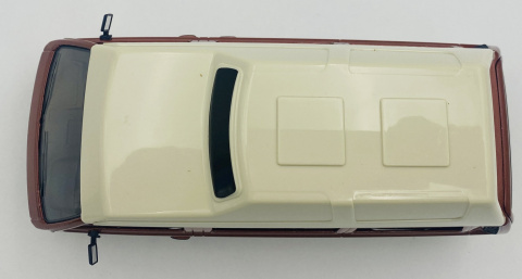 VW Type 2 (T3) camper Westfalia 1:24 Motormax 79594 VW Type 2 (T3) camper Westfalia 1:24 Motormax 79594