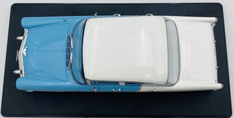 CHEVROLET Bel Air Sedan 1956 model 1/24 WhiteBox 124248 niebieski