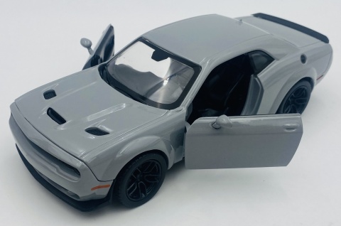 DODGE Challenger SRT Hellcat 2018 1:24 Motormax 79350 jasny szary DODGE Challenger SRT Hellcat 2018 1:24 Motormax 79350 jasny szary
