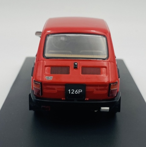 Fiat 126p maluch model 124249 WhiteBox 1:24 czerwony