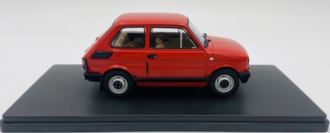 Fiat 126p maluch model 124249 WhiteBox 1:24 czerwony