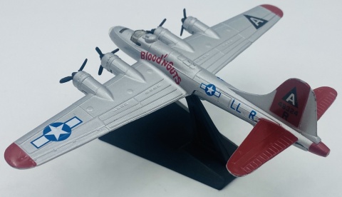 Samolot Boeing B-17 Flying Fortress Blood'nGuts podstawka METAL Motormax