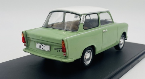 Trabant 601 (1965) model WB124241 METAL WhiteBox 1:24 zielony Trabant 601 (1965) model WB124241 METAL WhiteBox 1:24 zielony