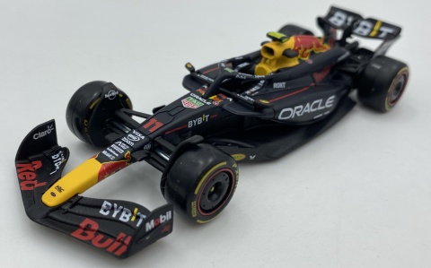 ZESTAW Red Bull F1 Verstappen Perez RB20 2024 do zawieszenia BBurago 1:43 ZESTAW Red Bull F1 Verstappen Perez RB20 2024 do zawieszenia BBurago 1:43