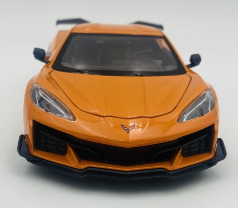 Chevrolet CORVETTE 2023 model 24120 Welly 1:24 pomarańczowy