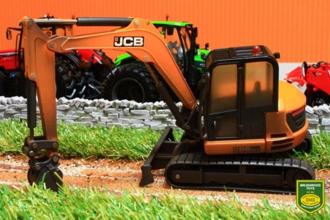 DUŻA koparka X series JCB C212XLC Britains 43211 model metalowy