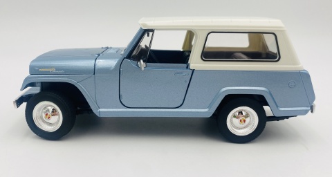 Jeep Jeepster Commando Station Wagon 1967 model 24117 Welly 1:24 niebieski