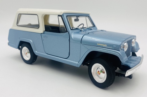 Jeep Jeepster Commando Station Wagon 1967 model 24117 Welly 1:24 niebieski