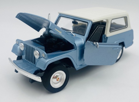 Jeep Jeepster Commando Station Wagon 1967 model 24117 Welly 1:24 niebieski