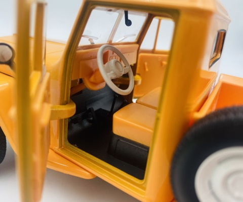 Jeep WILLYS Pickup 1947 model 24116 Welly 1:24 pomarańczowy