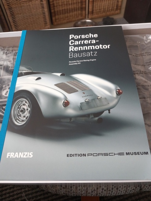 MODEL silnika Porsche 911 Carrera 547 4 cylindry boxer do złożenia 1:3